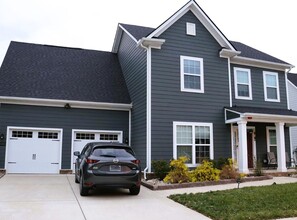 Building Photo - 1030 Oglethorpe Dr