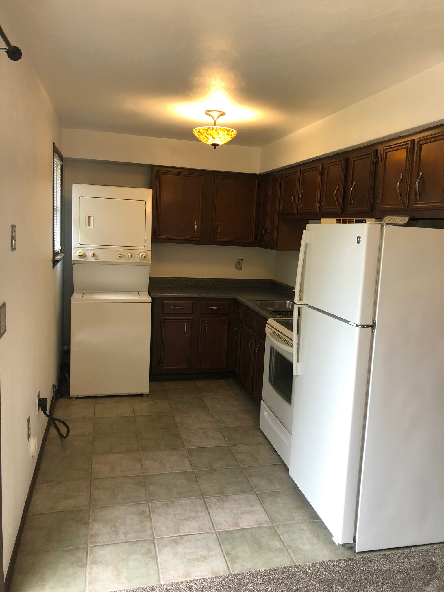 Kitchen - 115 Pendleton St