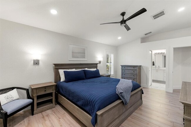 Building Photo - 1020 19th St SW