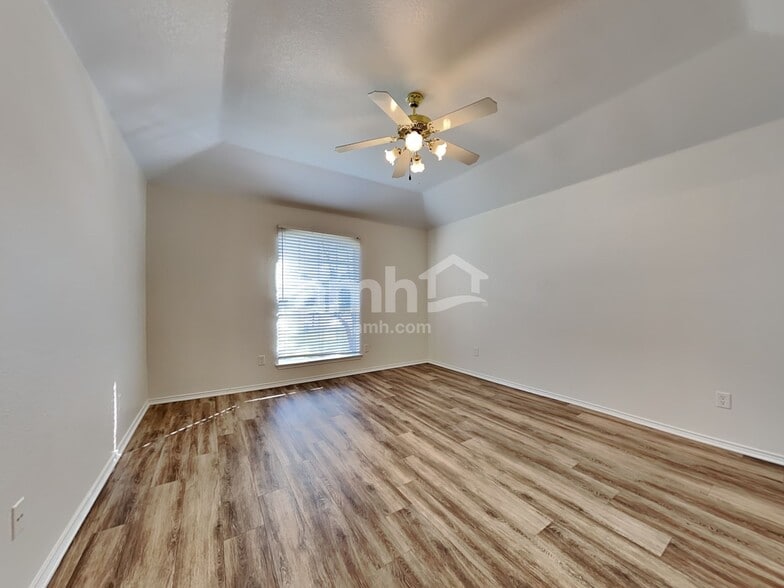 Building Photo - 333 Rock Hill Dr
