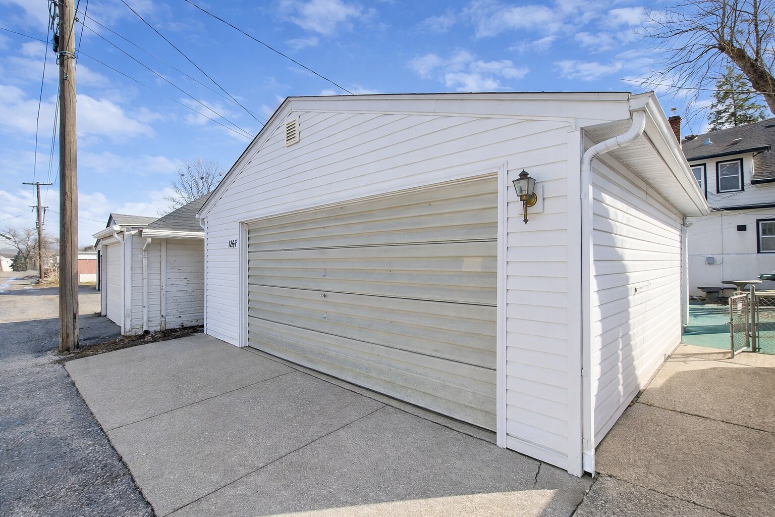 Building Photo - 1267 Hewitt Ave