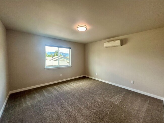 Building Photo - 610 Mead Ave