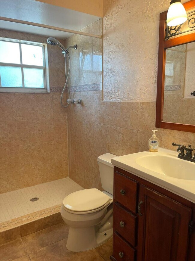 Building Photo - Charming 3 Bed / 2 Bath Home in Winter Spr...