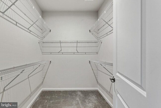 Building Photo - 2720 Fredericksburg Rd