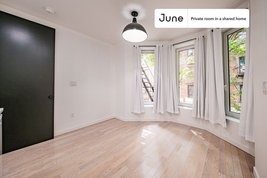 Primary Photo - Room in Shared 4 bed/4 bath home