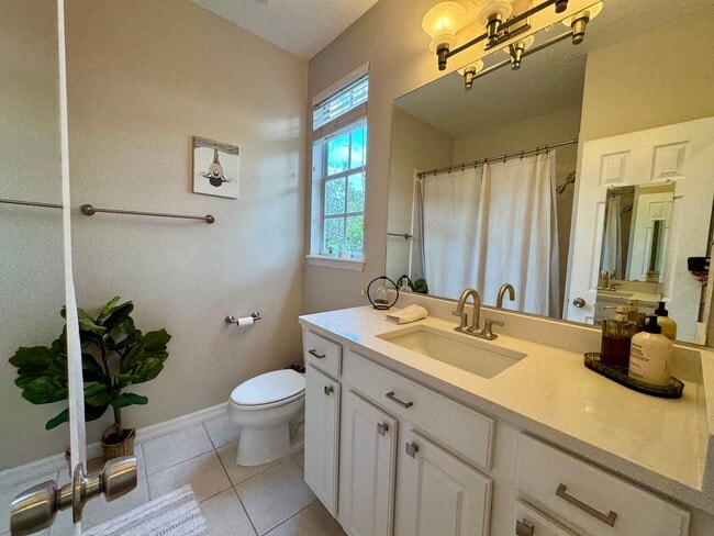 Building Photo - Private Townhouse in Heart of South Tampa