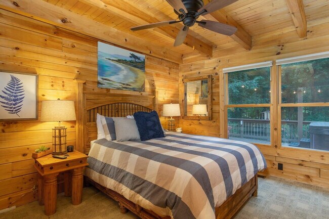 Building Photo - 141 Yellow Locust Dr