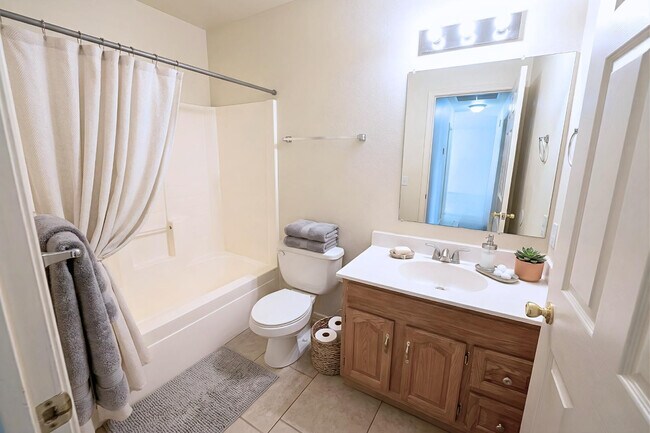 Building Photo - 8590 W Magnum Dr