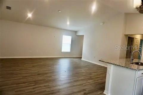 Building Photo - 2607 Tulip Dr