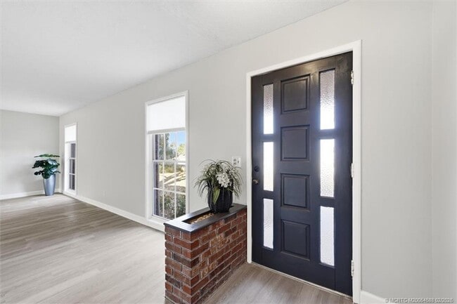 Building Photo - 2195 43rd Ave