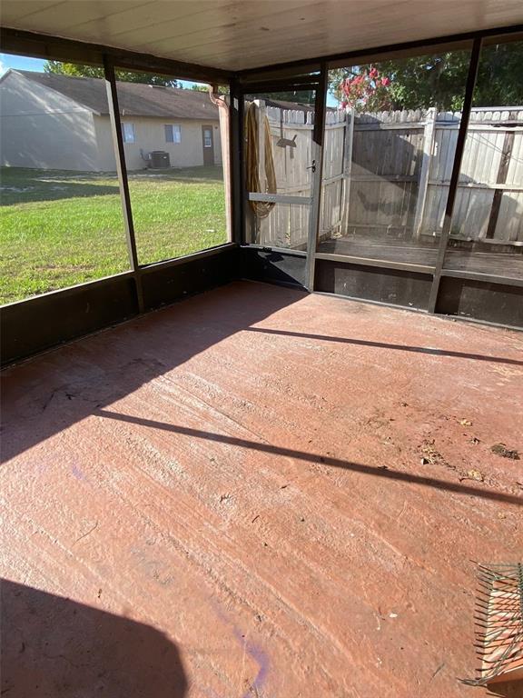 Building Photo - 701 W Rosewood Ln