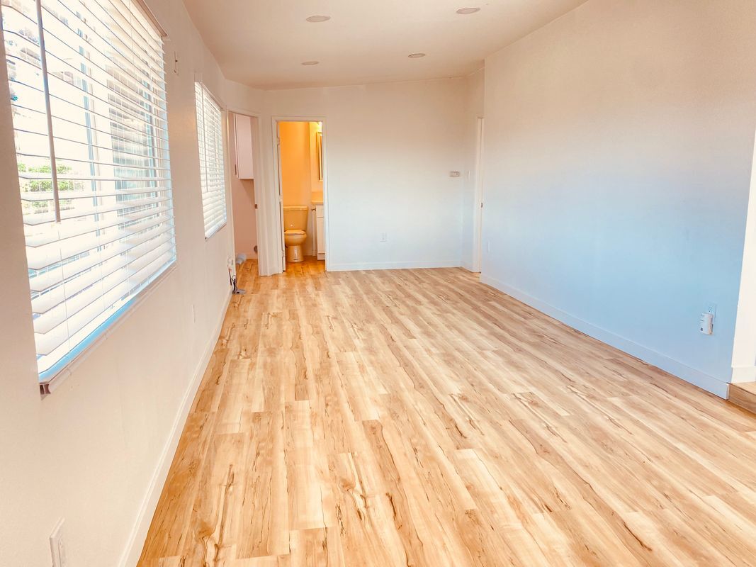 Building Photo - 24729 Roxbury Rd