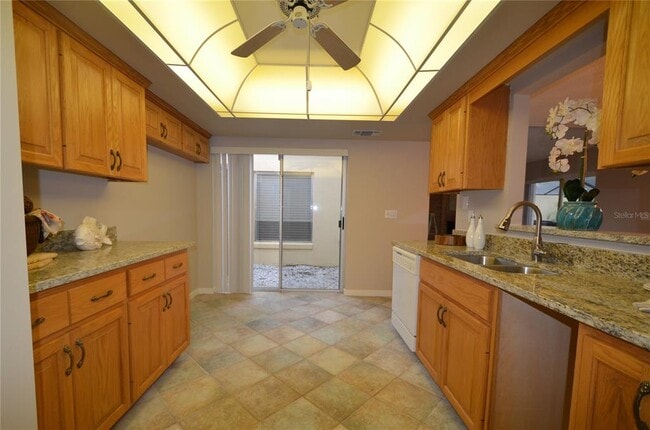 Building Photo - 5057 Bermuda Cir