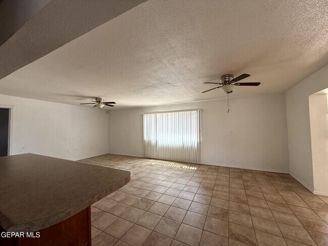 Building Photo - 2801 Hawick Rd
