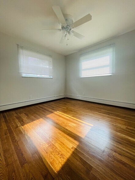 Building Photo - 7803 Lake Ave