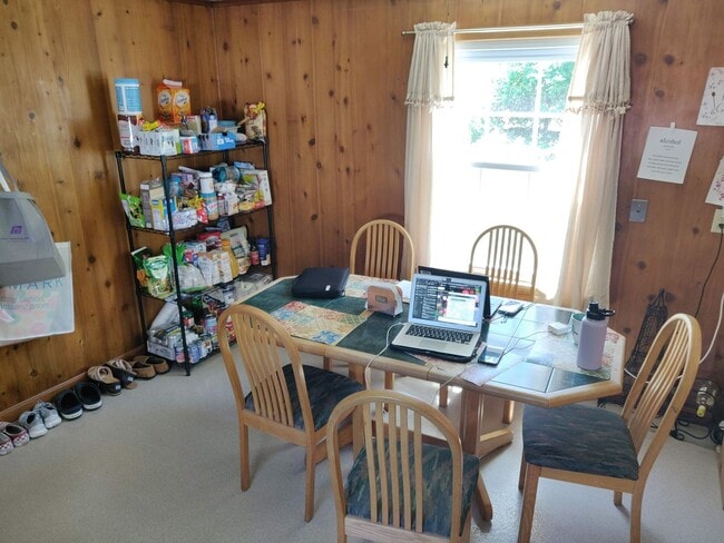 Building Photo - 4-Bedroom Home for Rent in the Heart of Sixteen Acres