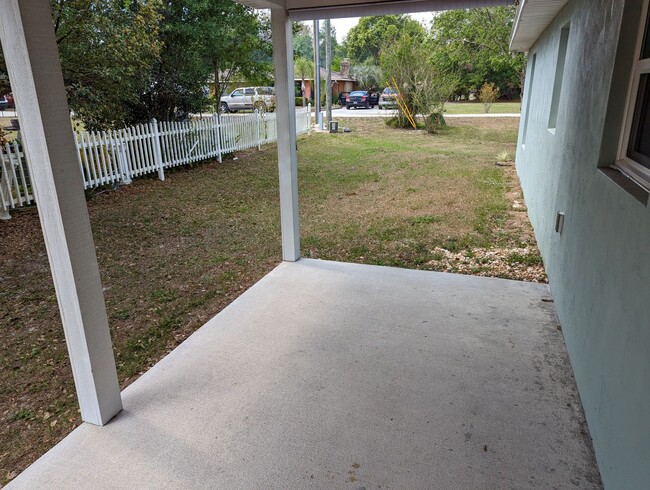 Building Photo - Beautiful Newer Home with 3 bedroom and 2 ...