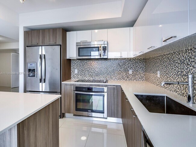 Building Photo - 5300 Paseo Blvd