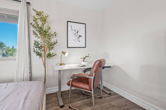 Building Photo - 13075 Old West Ave