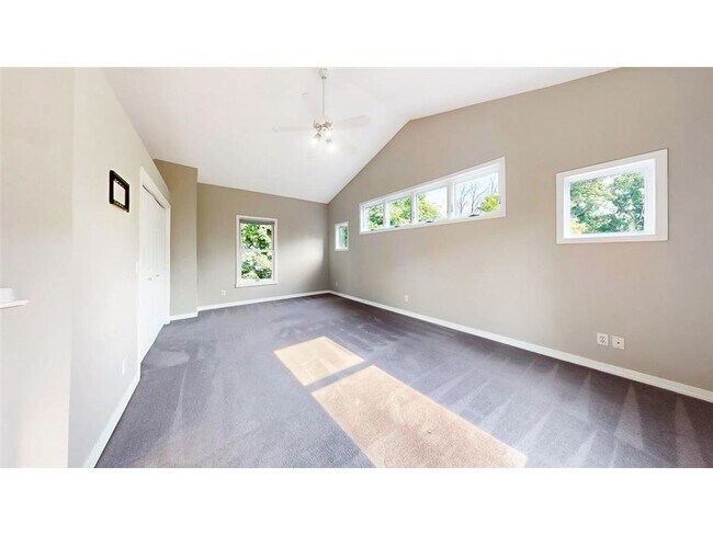 Building Photo - 520 Hanlon Ave
