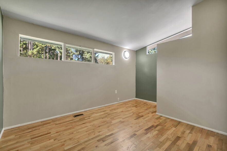 Building Photo - 625 108th Avenue Ct E