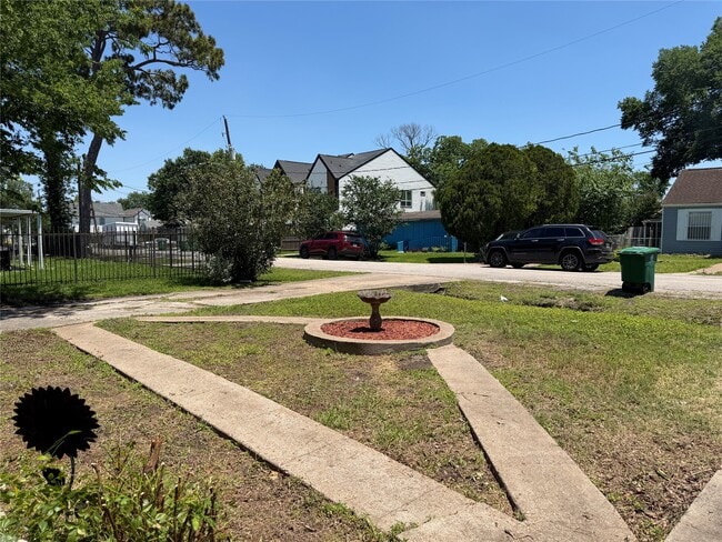 Building Photo - 7120 Goforth St