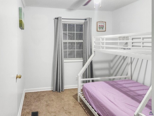 Building Photo - 106 Kingsbury Cir