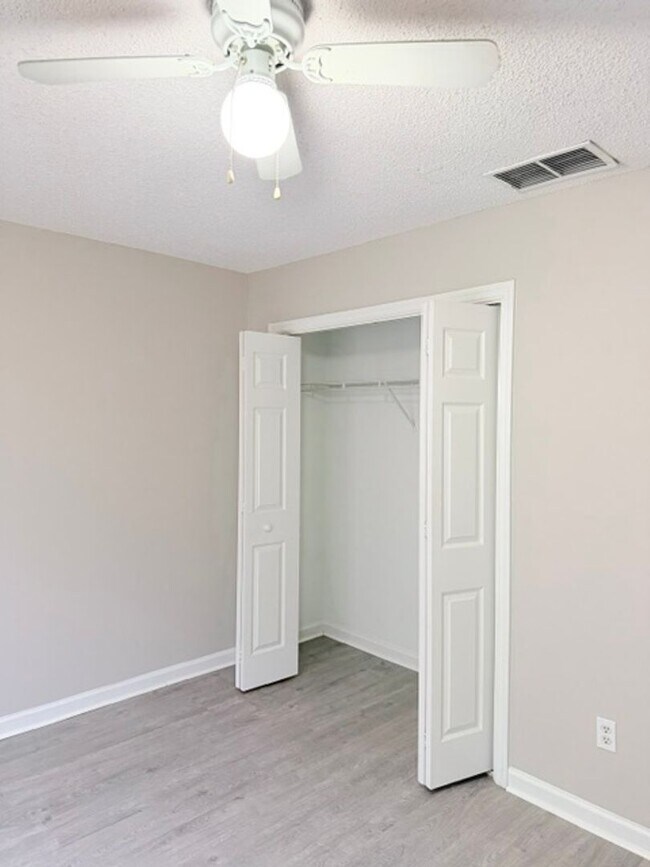 Building Photo - 25 Ryarbor Dr