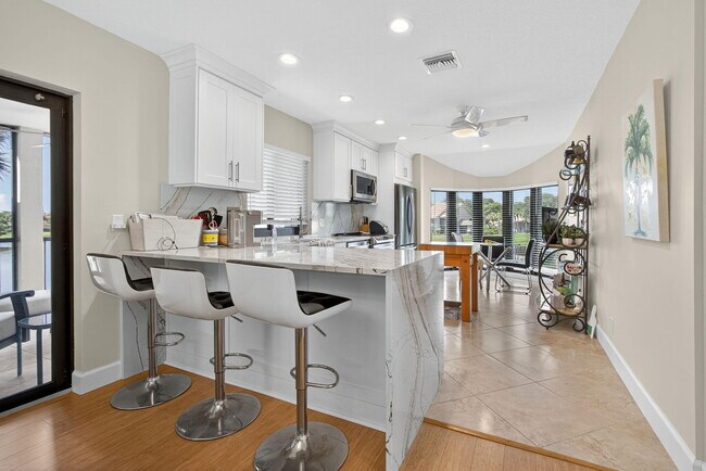 Building Photo - 16941 Waterbend Dr