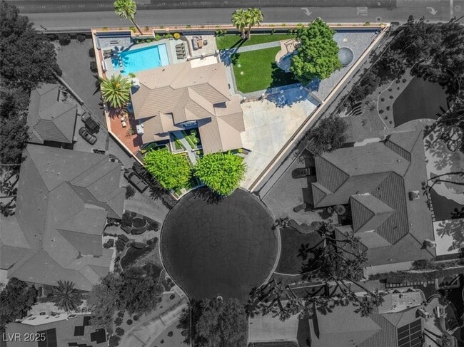 Building Photo - 8000 Silver King Dr