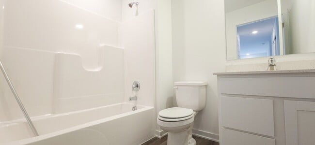 Building Photo - 108 Cressmoor Blvd