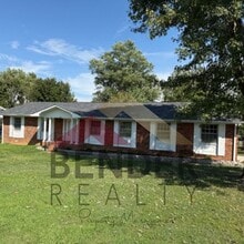 Building Photo - GORGEOUS RENOVATED HOME