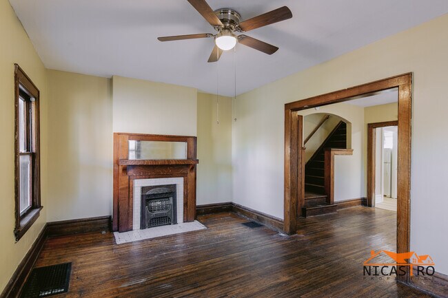 Building Photo - 1640 Indianola Ave