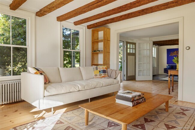 Building Photo - 108 Wey Rd