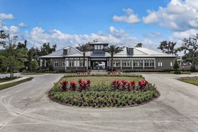 Building Photo - 579 Meadow Creek Dr