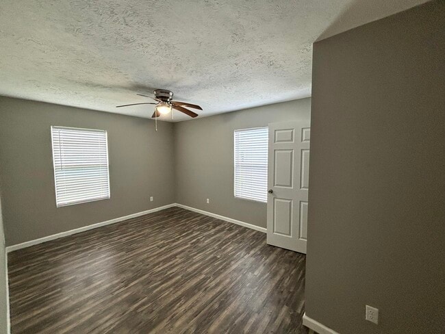 Building Photo - 108 Scott Dr