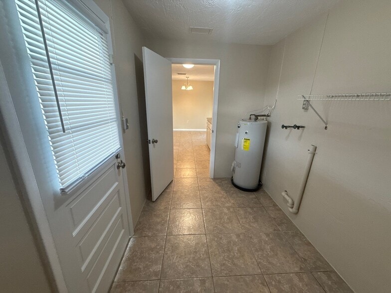 Building Photo - 41 S Monroe St