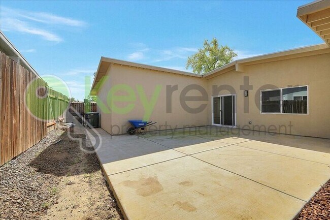 Building Photo - 8133 Molokai Way