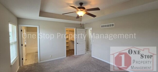 Building Photo - Beautiful 4 bedroom, 3 bathroom home in Raymore!