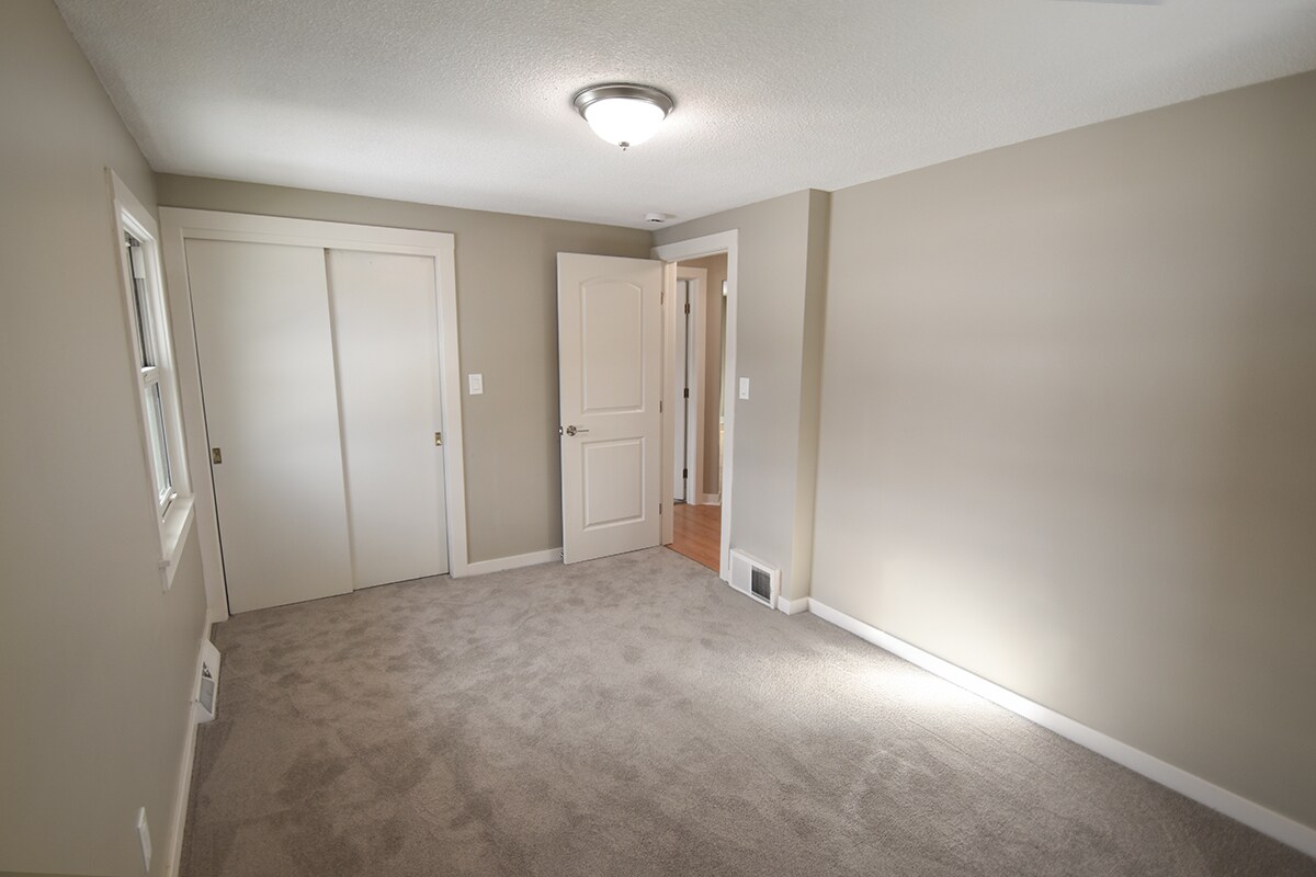 Bedroom 1 showing closet - 553 Mill St