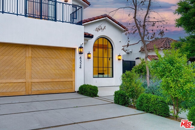 Building Photo - 4324 Camellia Ave