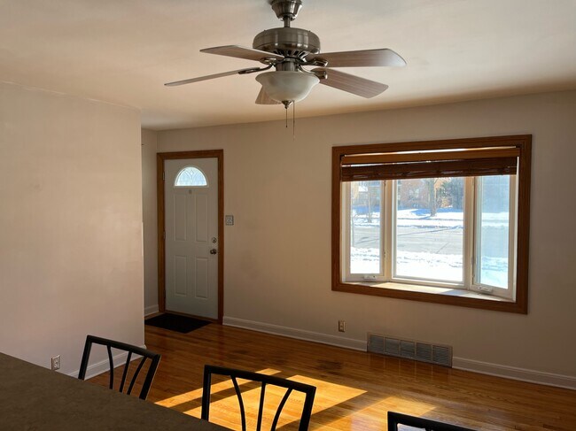 Building Photo - 8634 W Burleigh St