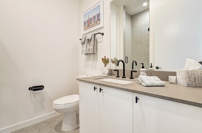 Building Photo - 800 Embassy Dr