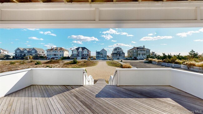 Building Photo - 750 Dune Rd