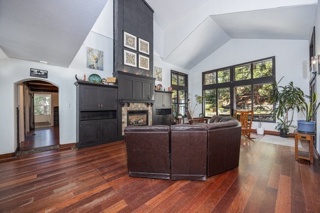 Building Photo - 26316 CA-189