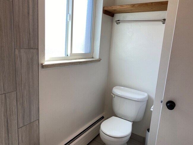 Building Photo - 1550 Detroit St