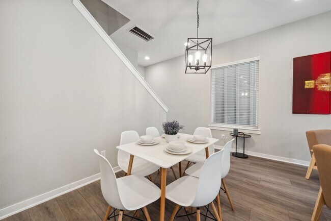 Building Photo - 8470 Berry Green Ln