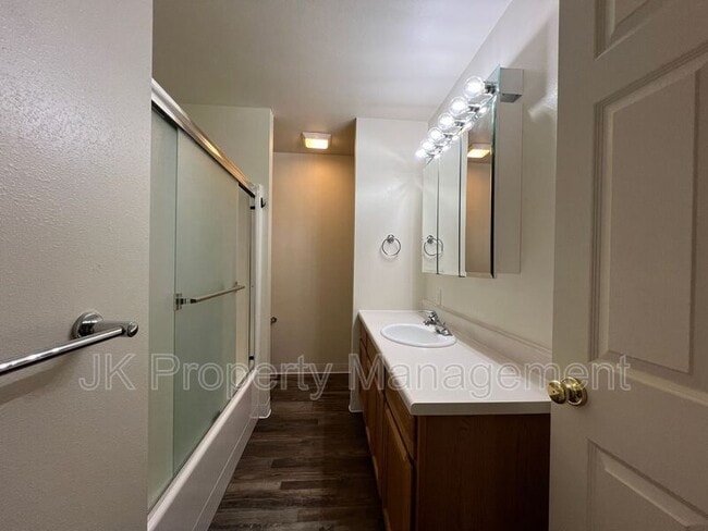 Building Photo - 1210 5th St S