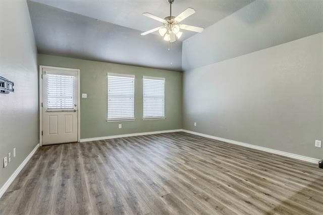 Building Photo - 3611 Redwood Cir