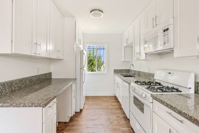 Building Photo - 107th